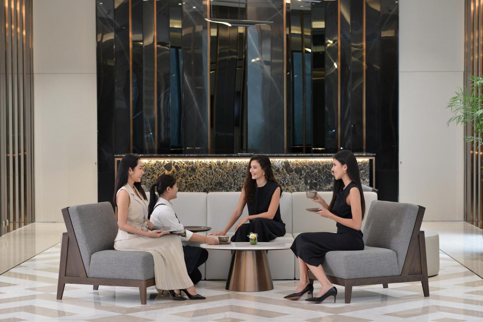 Gm Estate Hotel And Executive Apartments Sukhumvit 20 Банкок Екстериор снимка