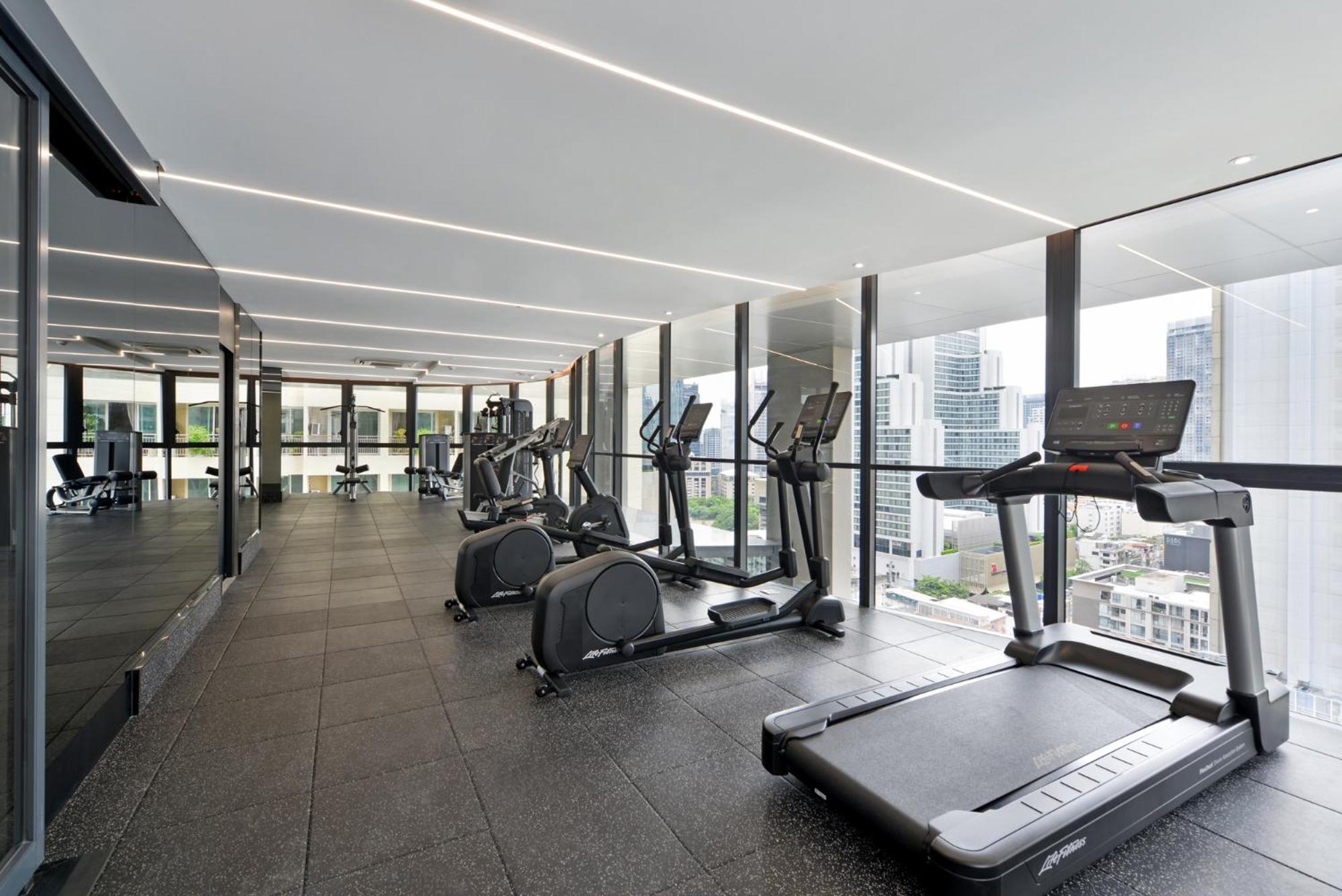 Gm Estate Hotel And Executive Apartments Sukhumvit 20 Банкок Екстериор снимка