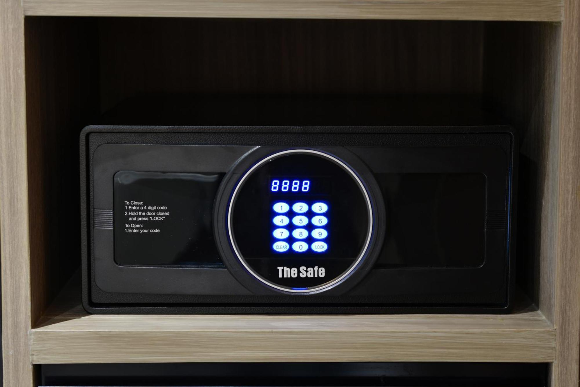 Gm Estate Hotel And Executive Apartments Sukhumvit 20 Банкок Екстериор снимка